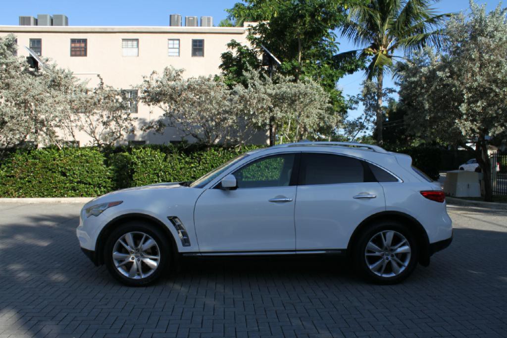 2012 INFINITI FX35 Image 2