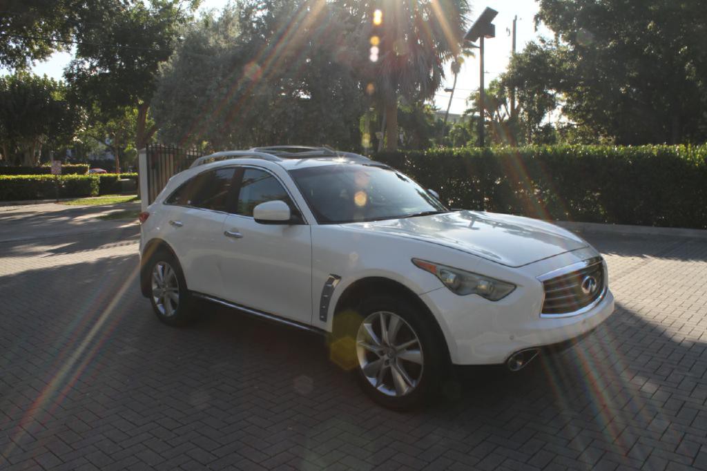2012 INFINITI FX35 Image 4