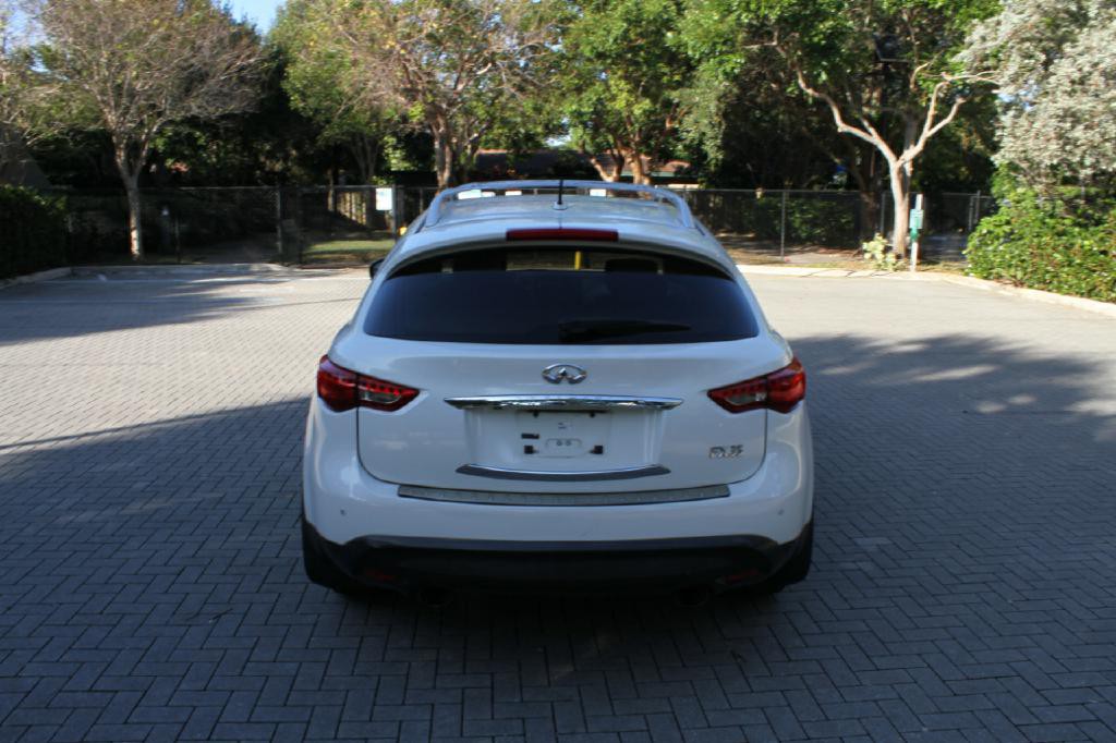 2012 INFINITI FX35 Image 6