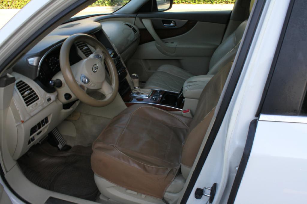 2012 INFINITI FX35 Image 8