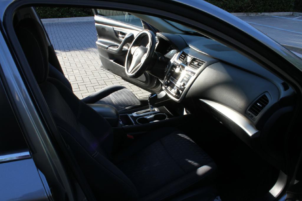 2018 Nissan Altima Image 10