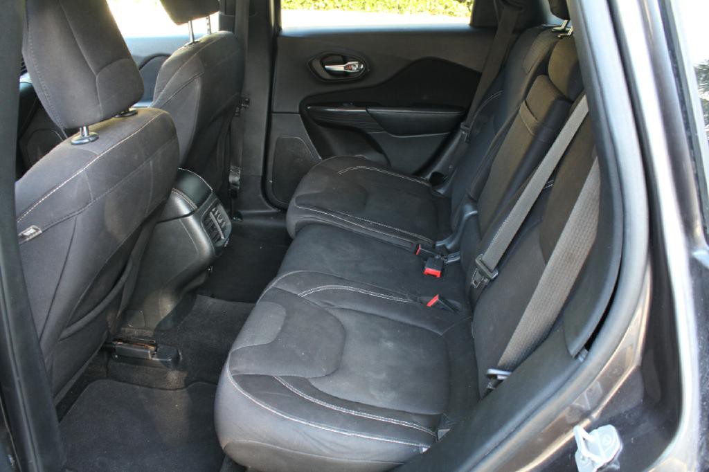 2015 Jeep Cherokee Image 10