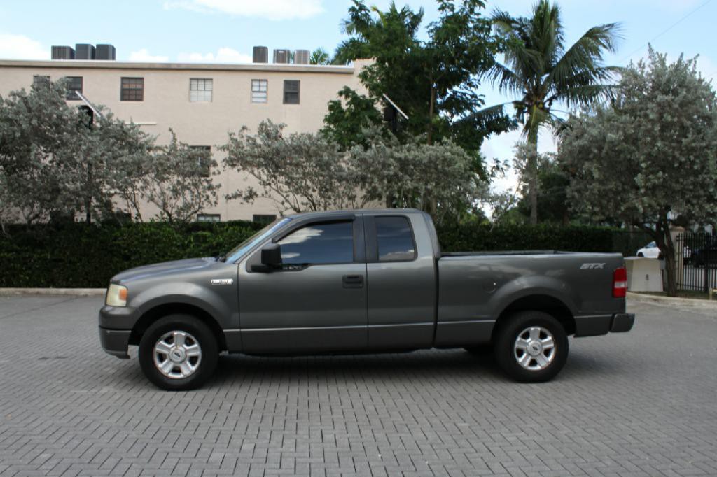 2005 Ford F-150 Image 2