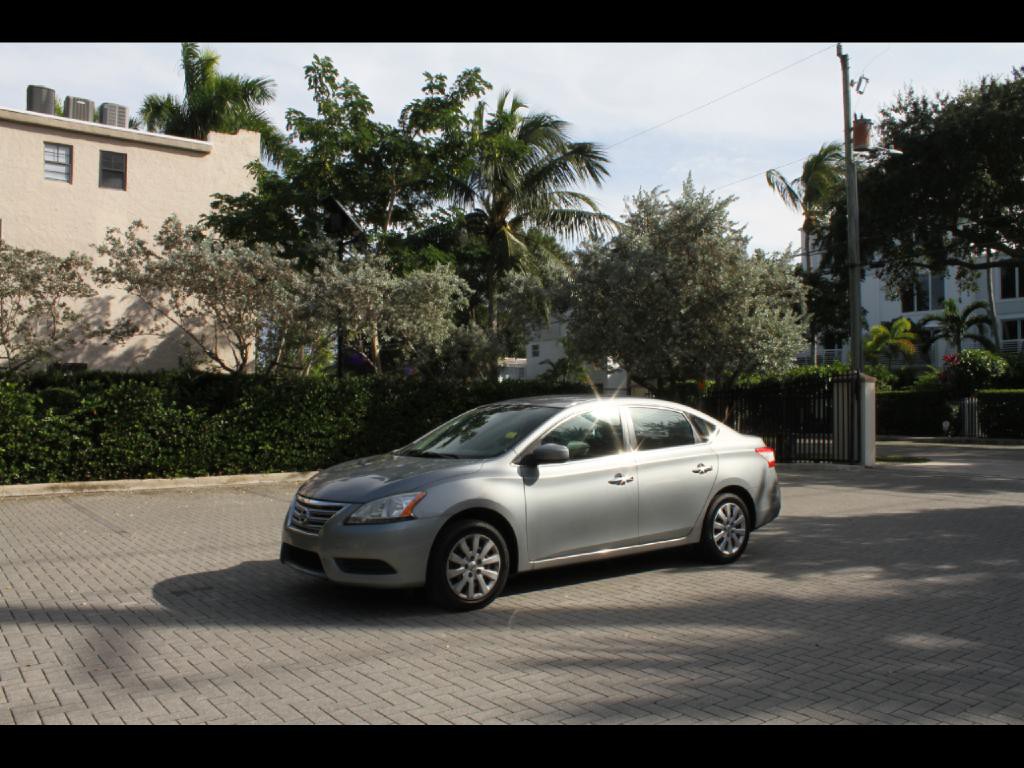 2014 Nissan Sentra Image 1