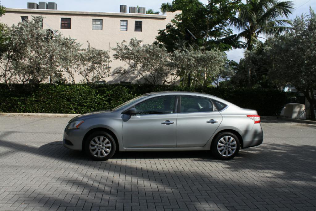 2014 Nissan Sentra Image 2