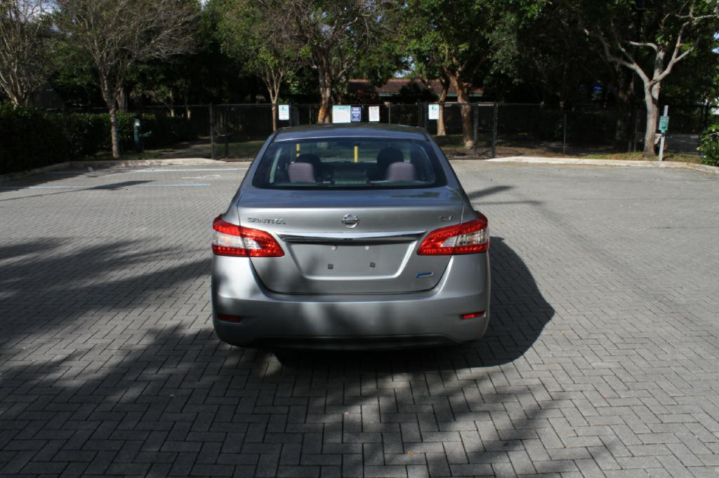 2014 Nissan Sentra Image 7