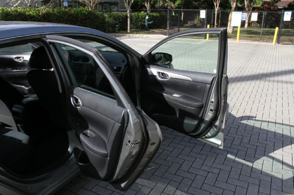 2014 Nissan Sentra Image 12