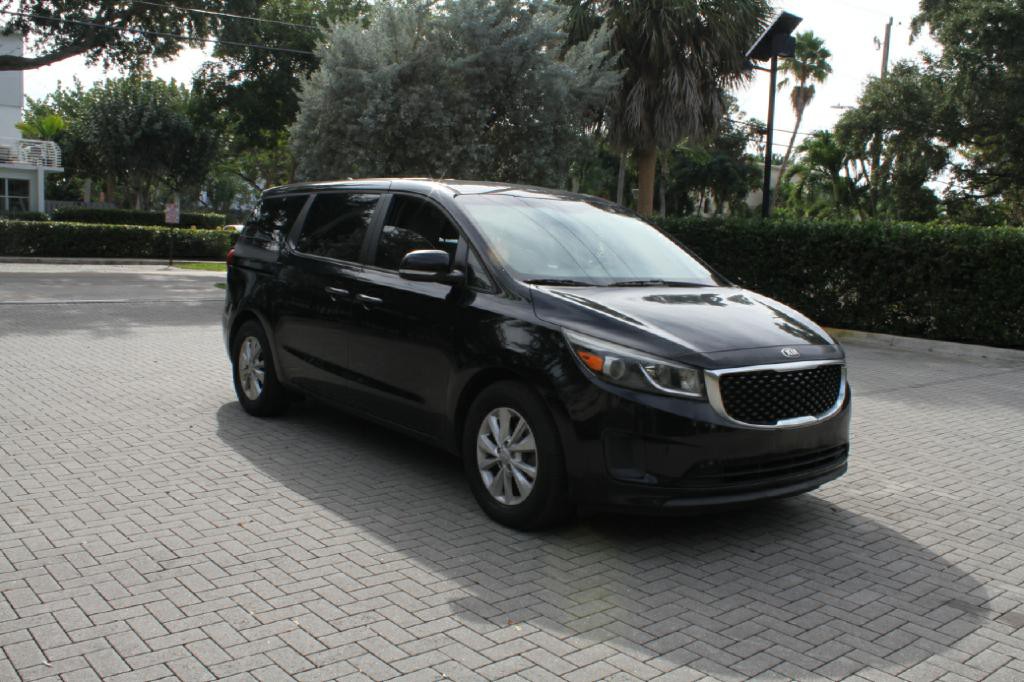 2016 Kia Sedona Image 4