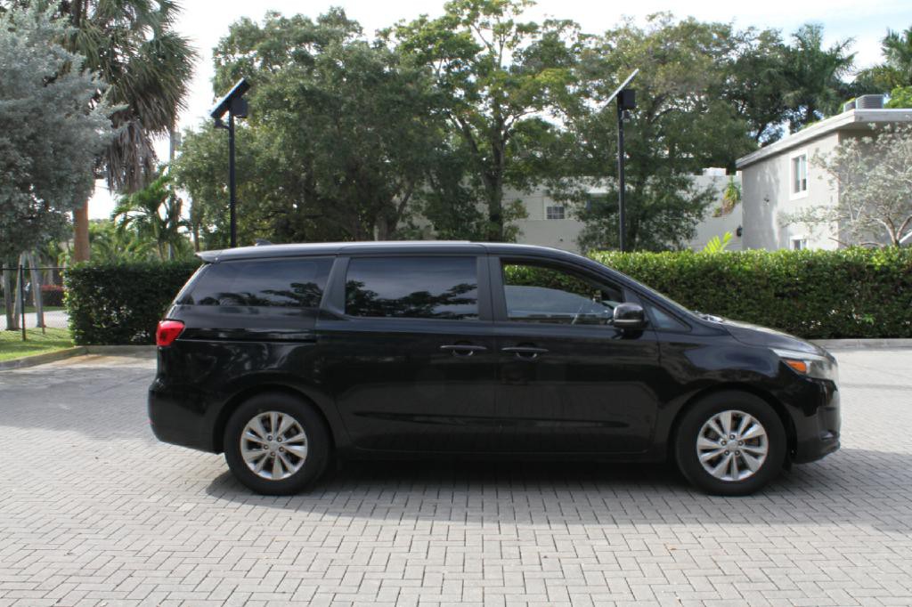 2016 Kia Sedona Image 5