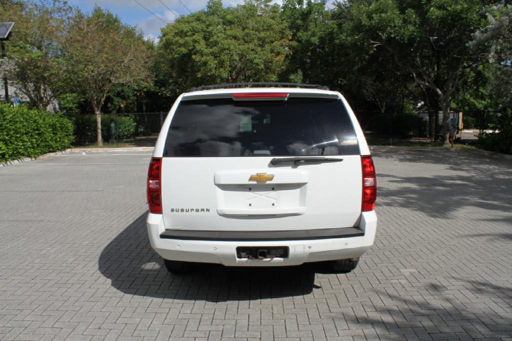 2013 Chevrolet Suburban Image 6