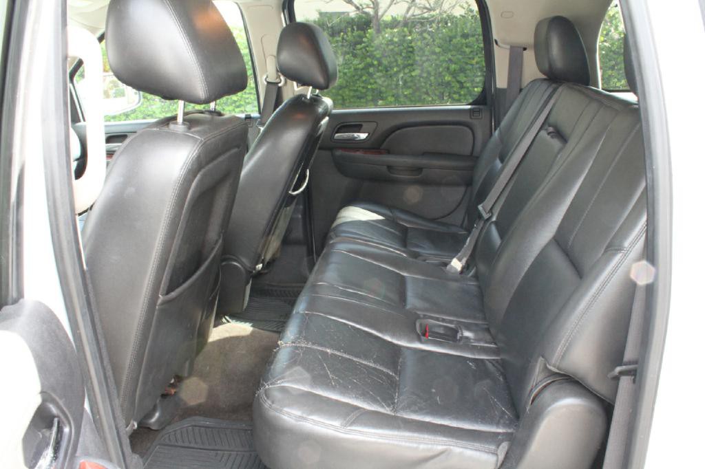 2013 Chevrolet Suburban Image 9