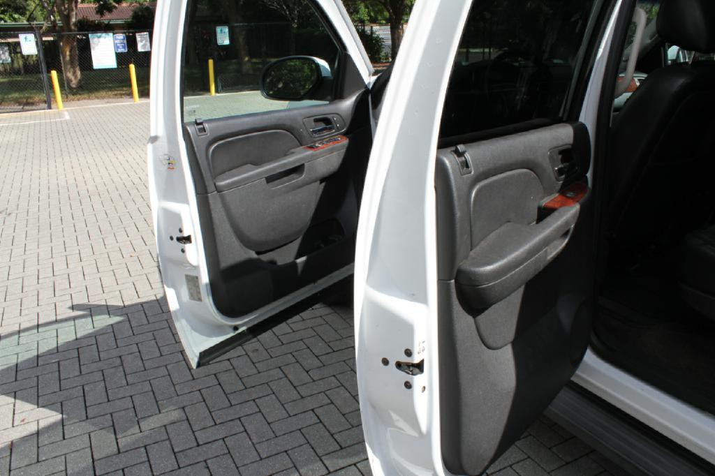 2013 Chevrolet Suburban Image 10