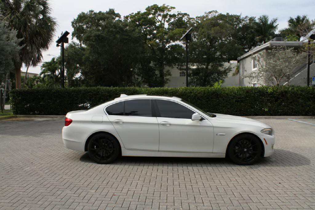 2011 BMW 5 Series Image 5
