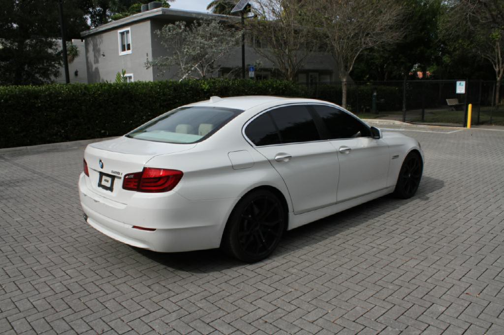 2011 BMW 5 Series Image 6