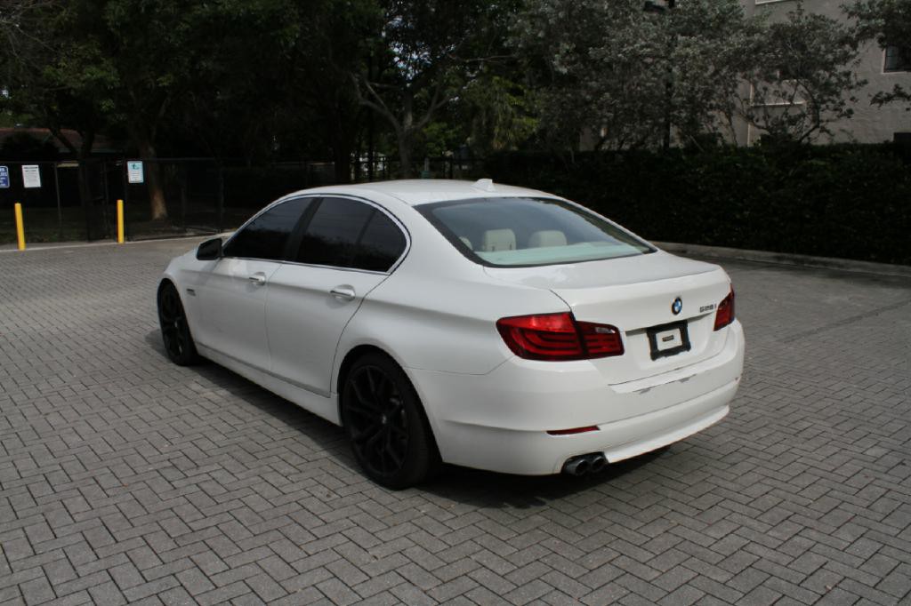 2011 BMW 5 Series Image 8
