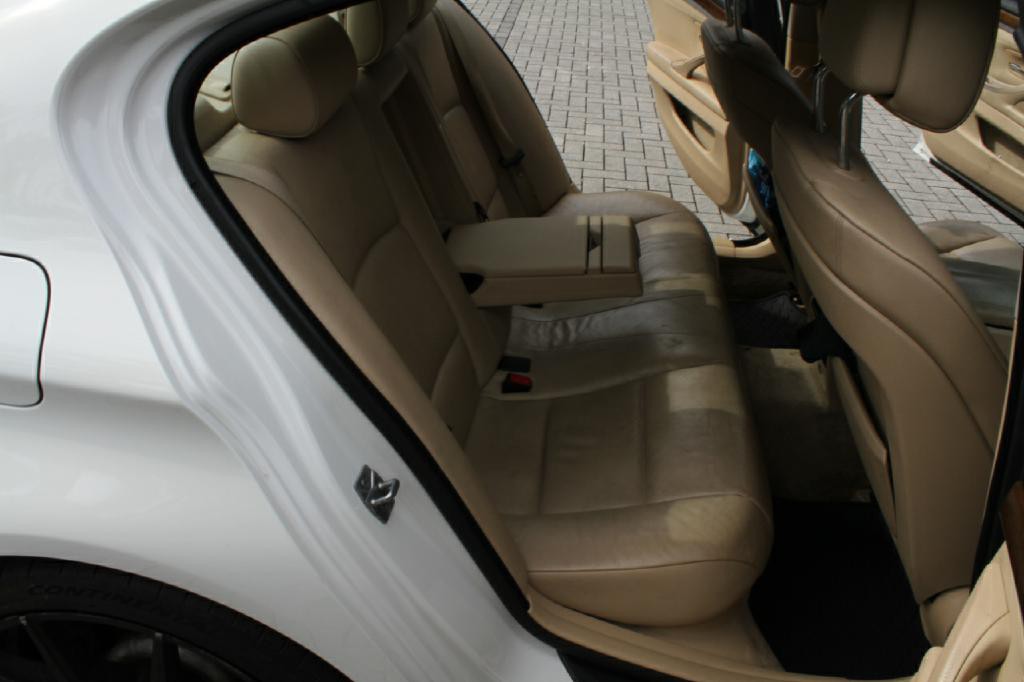 2011 BMW 5 Series Image 13