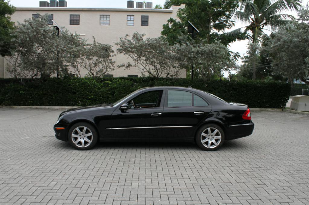 2007 Mercedes-Benz E-Class Image 2