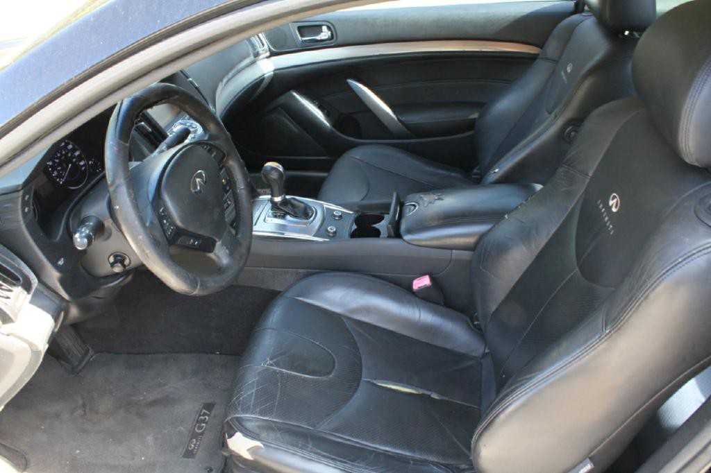 2012 INFINITI G37 Image 7