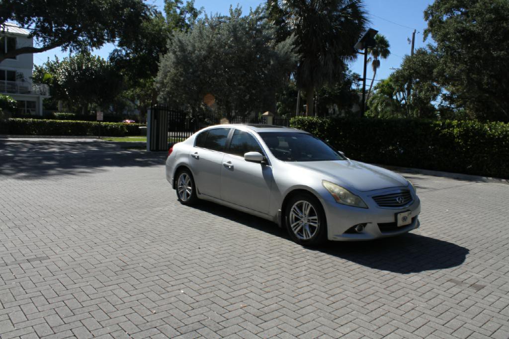 2013 INFINITI G37 Image 4