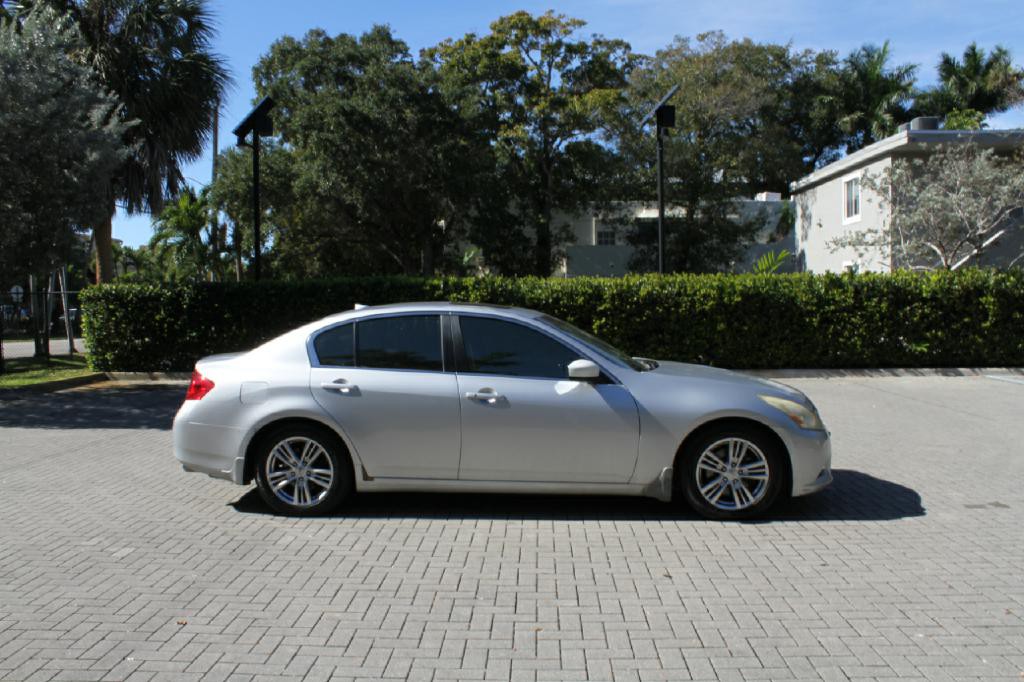 2013 INFINITI G37 Image 5