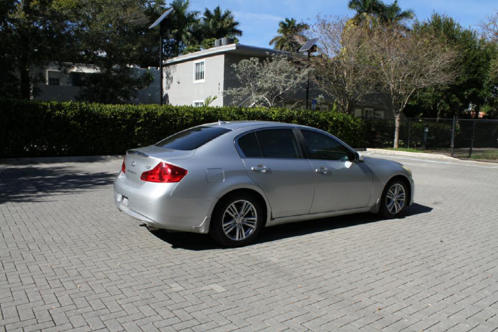 2013 INFINITI G37 Image 6