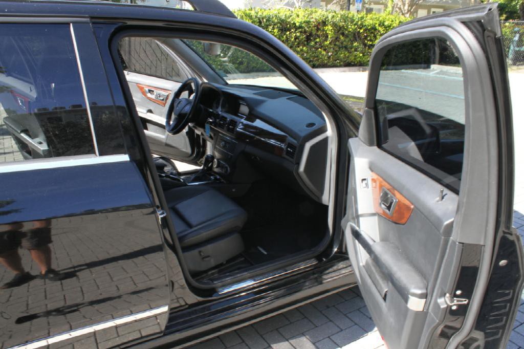 2011 Mercedes-Benz GLK-Class Image 12