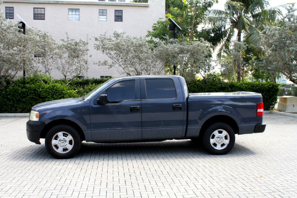 2005 Ford F-150 Image 2