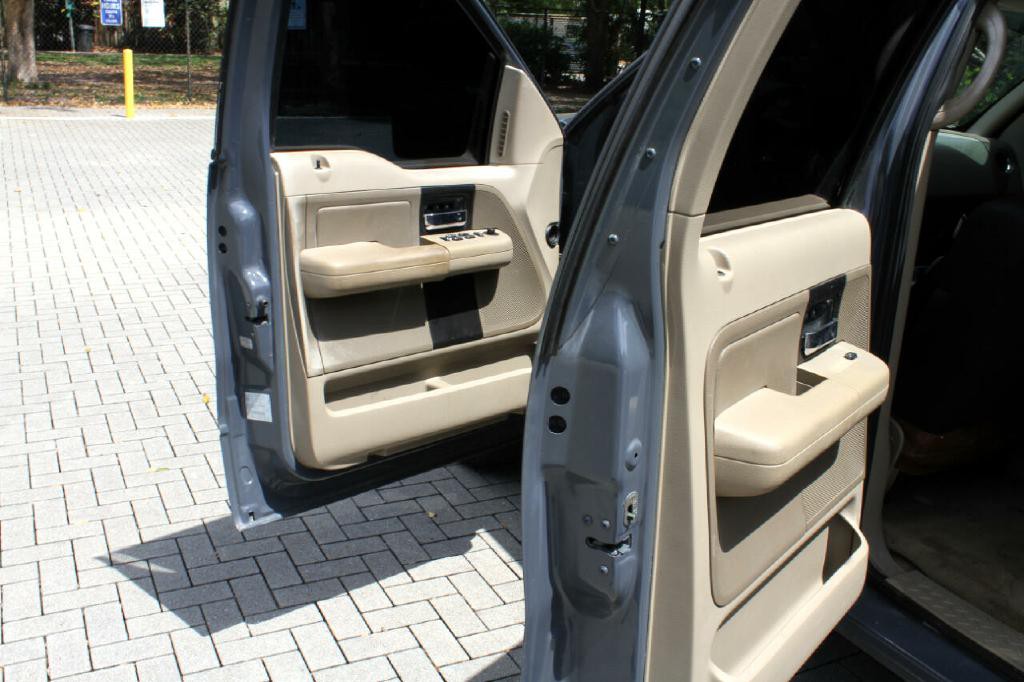 2005 Ford F-150 Image 11