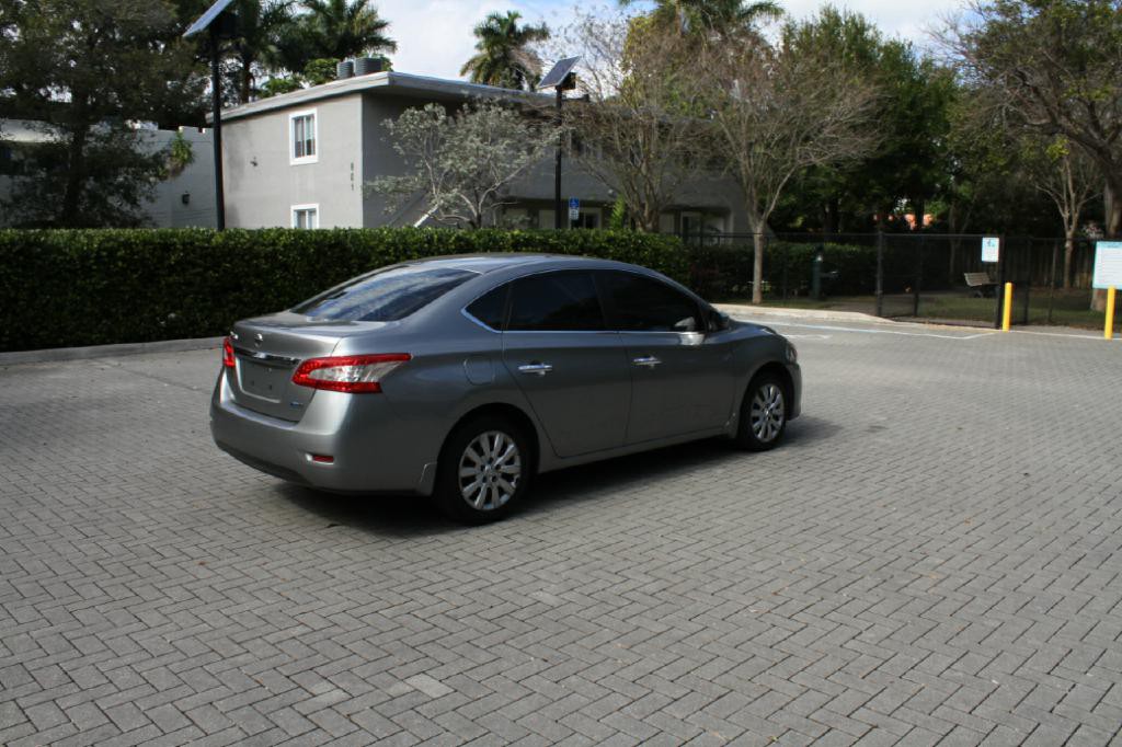 2014 Nissan Sentra Image 5