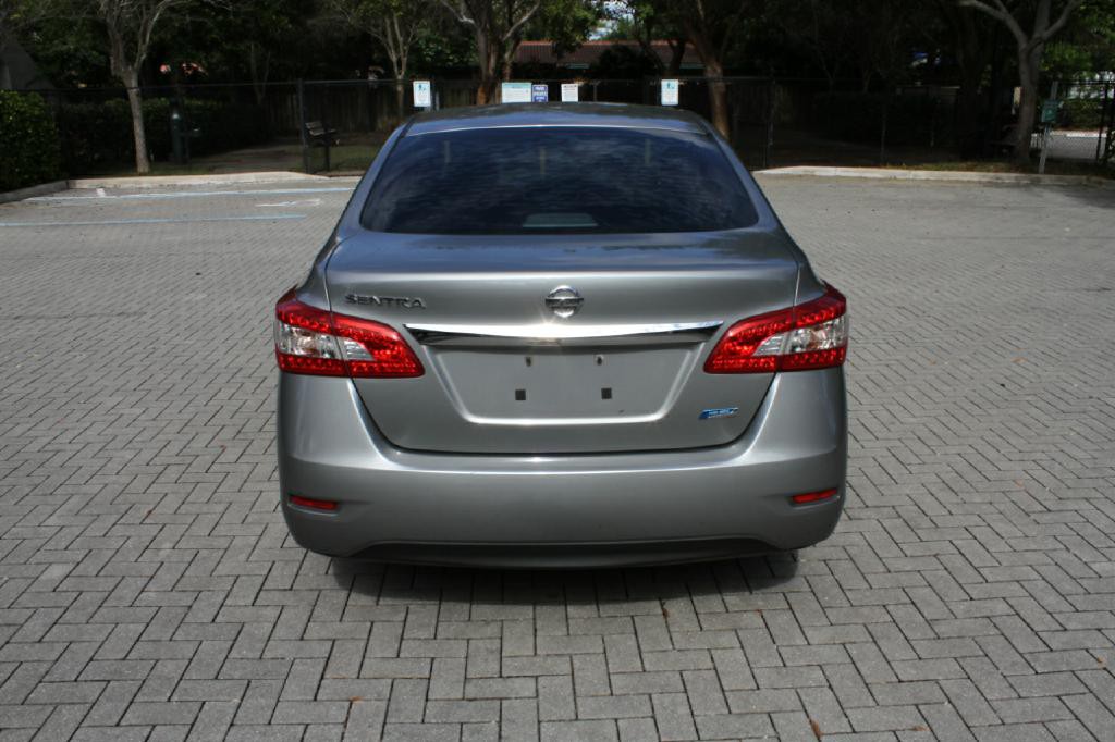 2014 Nissan Sentra Image 6
