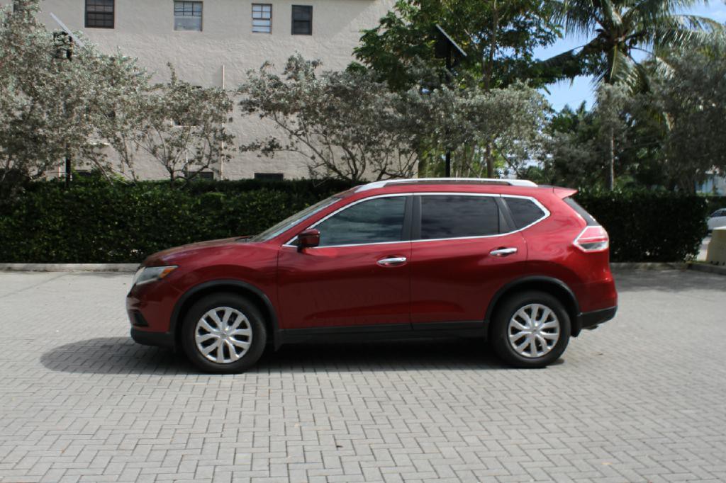 2016 Nissan Rogue Image 2
