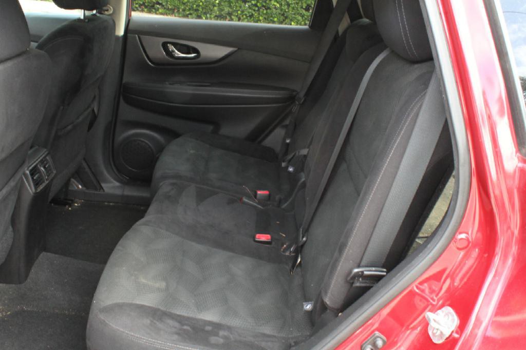 2016 Nissan Rogue Image 10