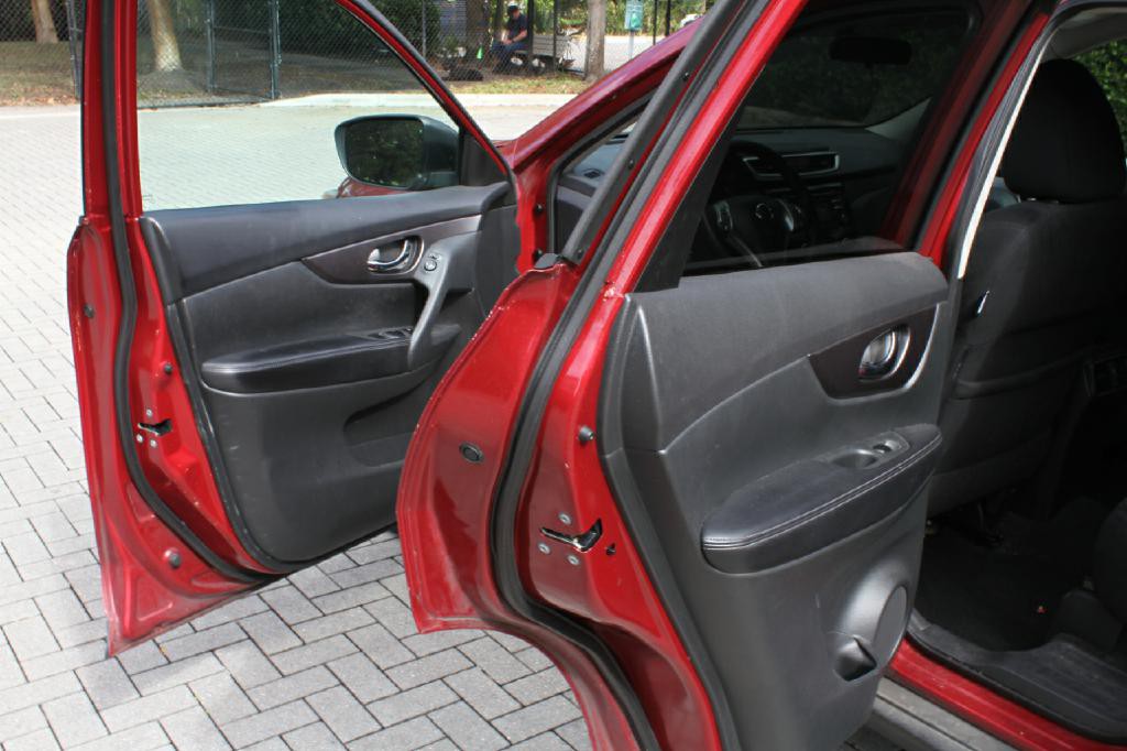 2016 Nissan Rogue Image 11