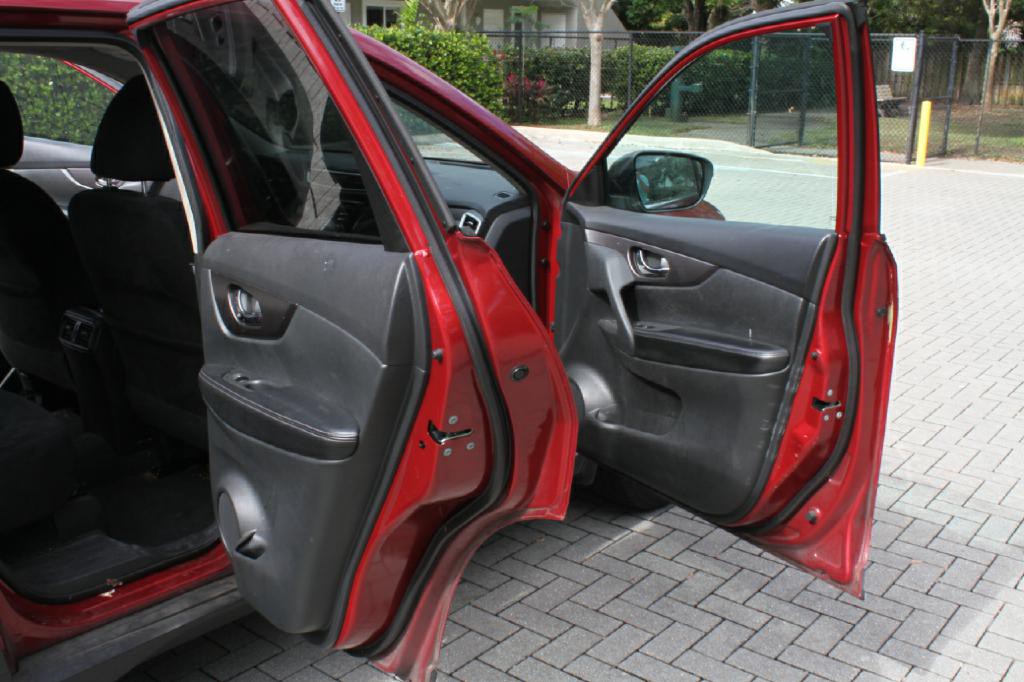 2016 Nissan Rogue Image 12