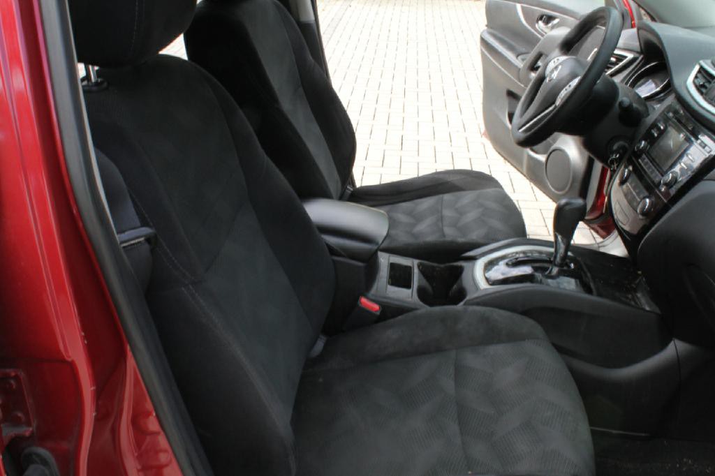 2016 Nissan Rogue Image 13