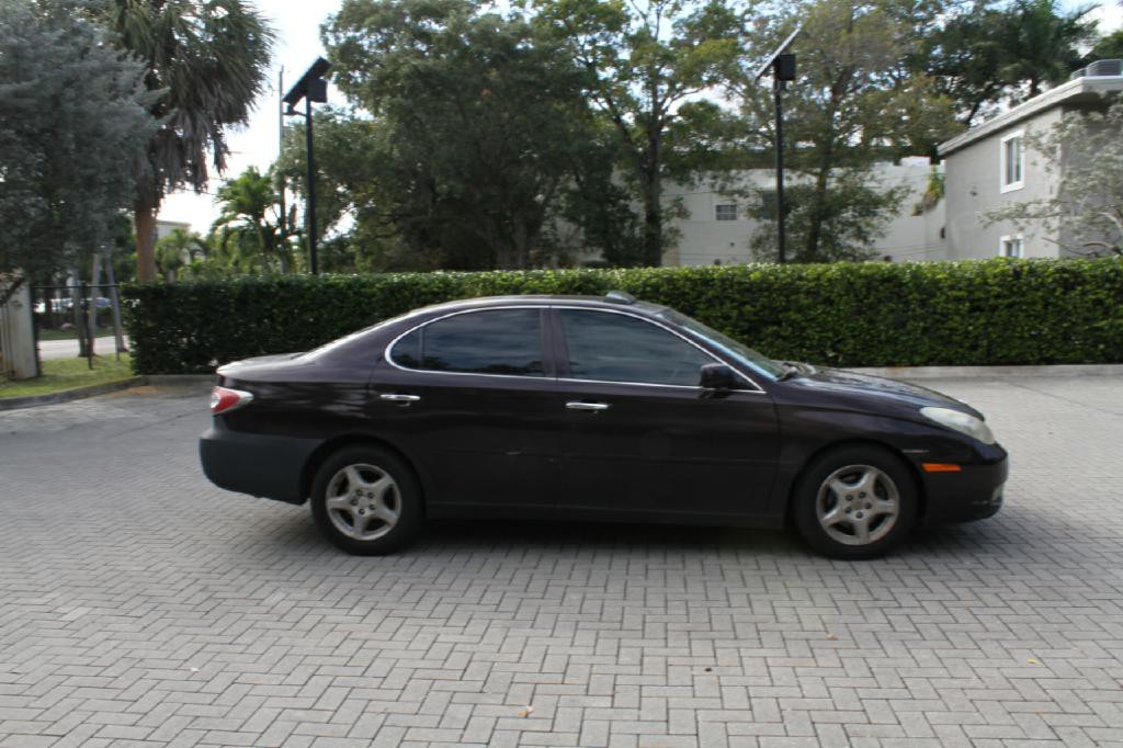 2002 Lexus ES 300 Image 5