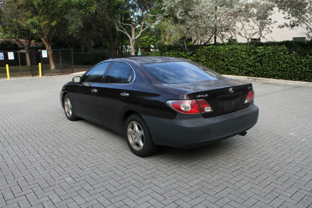 2002 Lexus ES 300 Image 8