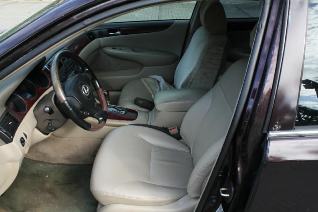 2002 Lexus ES 300 Image 9