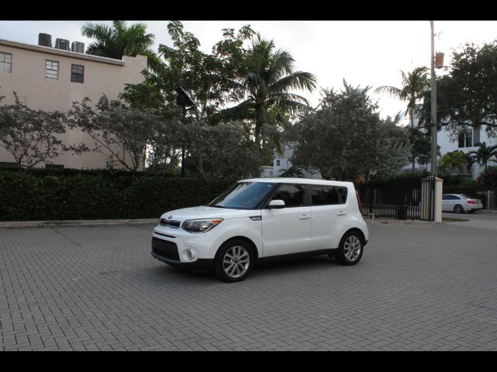 2017 Kia Soul Image 1