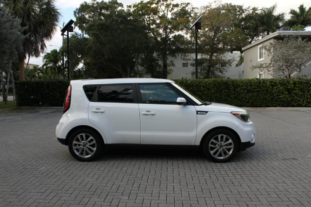 2017 Kia Soul Image 5