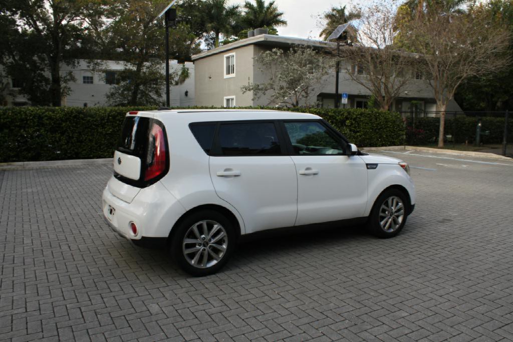 2017 Kia Soul Image 6