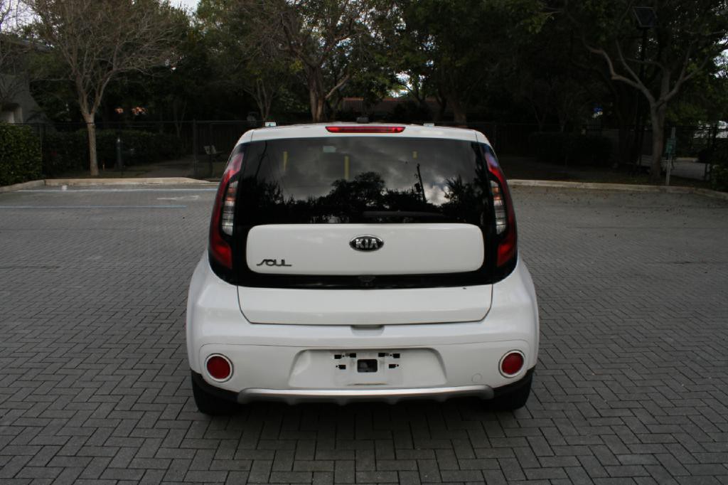 2017 Kia Soul Image 7