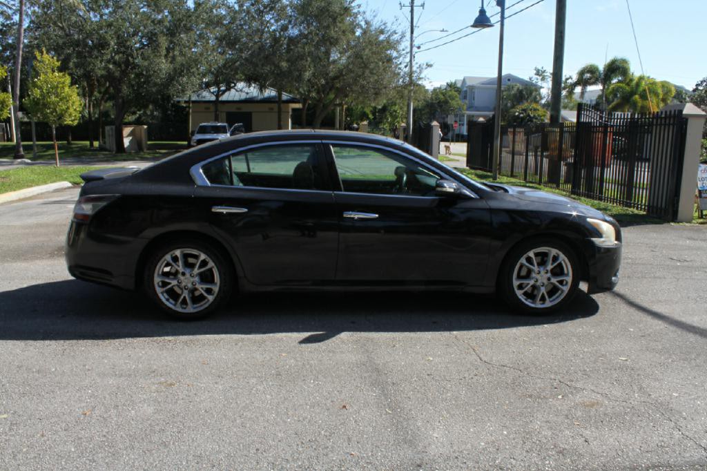 2014 Nissan Maxima Image 8