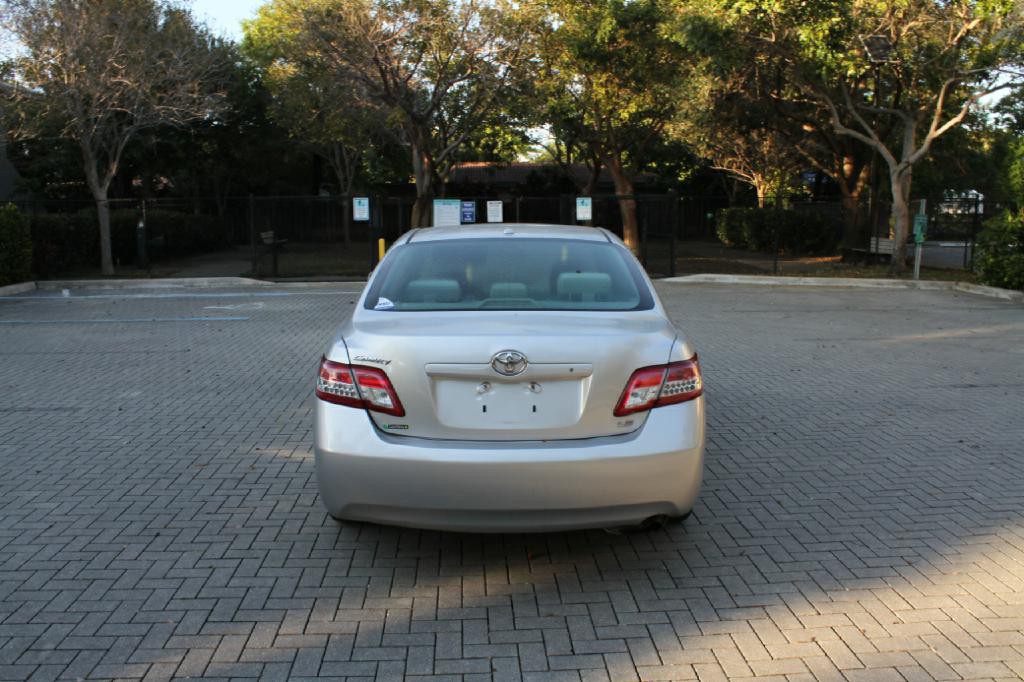 2011 Toyota Camry Image 7