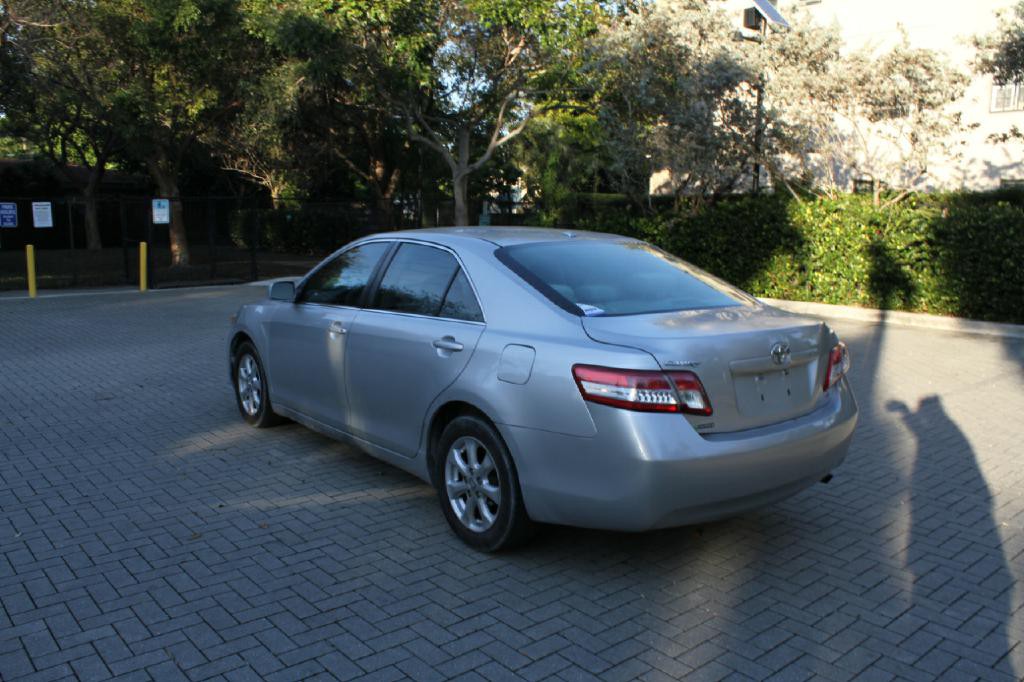 2011 Toyota Camry Image 8