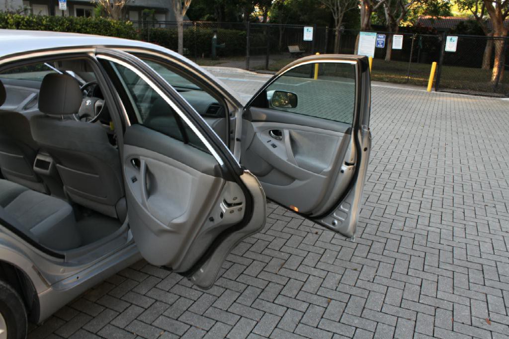 2011 Toyota Camry Image 12