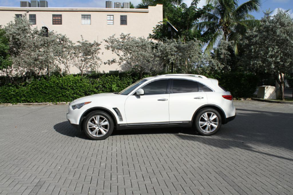 2012 INFINITI FX35 Image 2