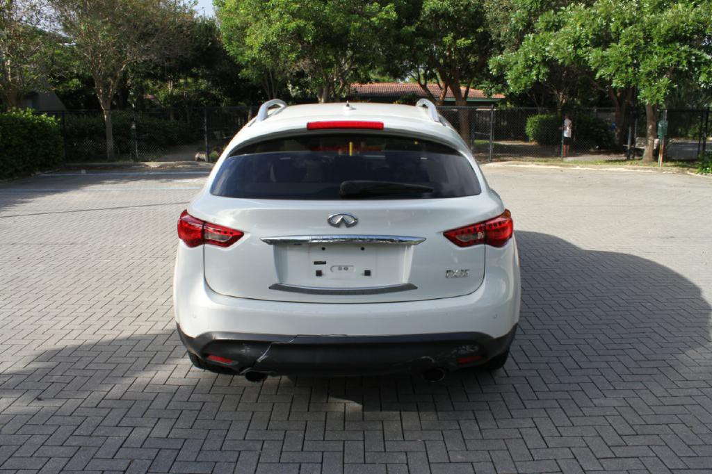 2012 INFINITI FX35 Image 7