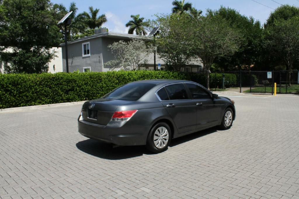 2009 Honda Accord Image 6