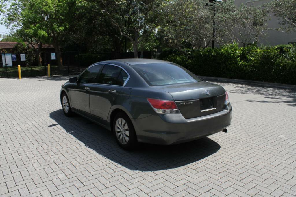 2009 Honda Accord Image 8